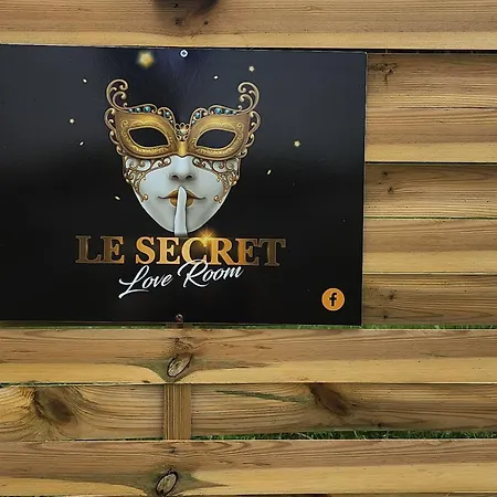 Le Secret Love Room Saint-Aigulin Exterior foto